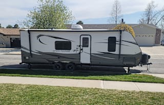 2021 Highland Ridge Trailer Hotel on Wheels!